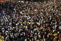 ده‌ها هزار معترض خشمگین علیه نتانیاهو شعار دادند